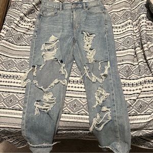 American Eagle Mom Jean Ripped Size 10 R